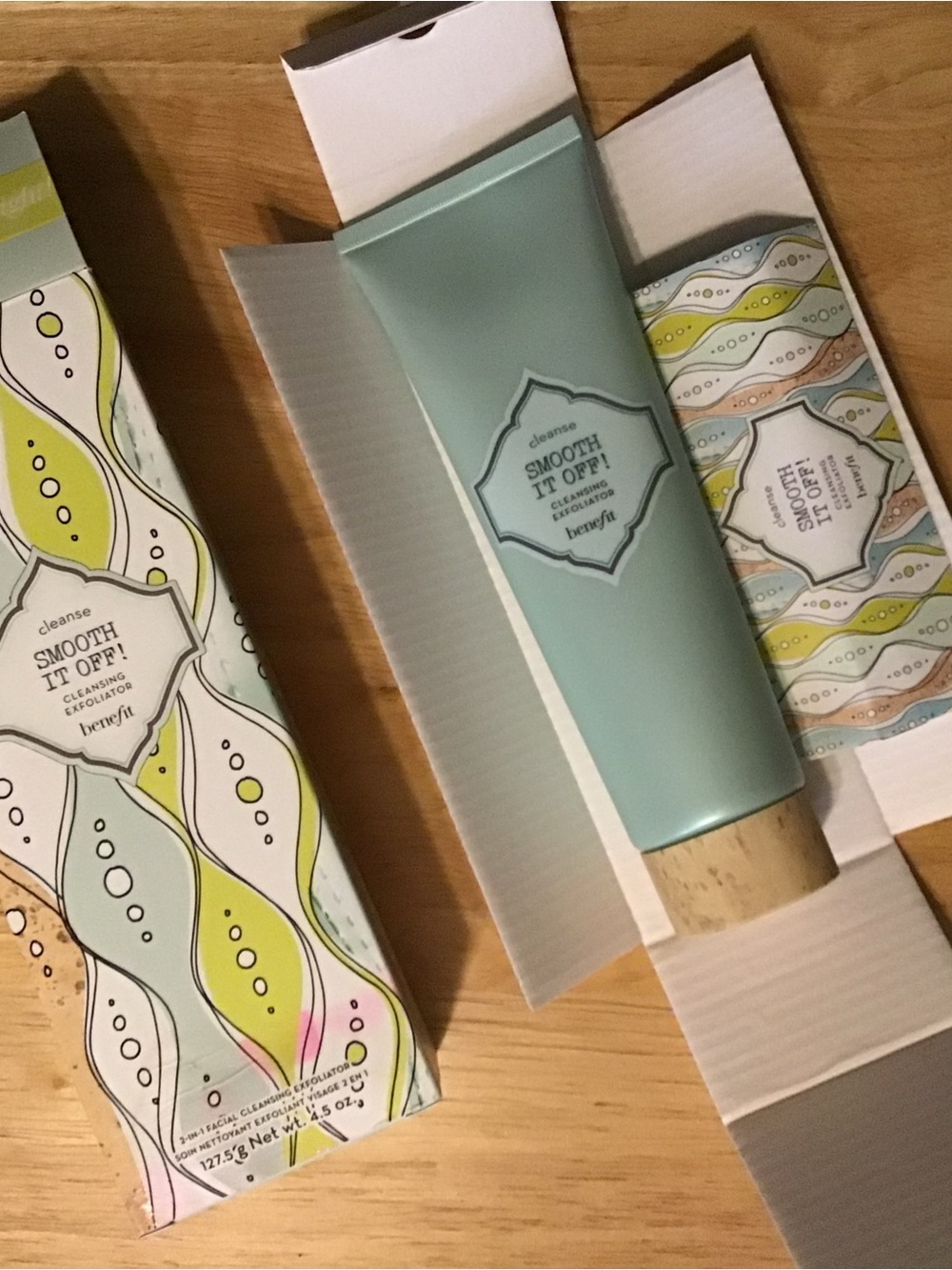 Benefit Smooth It Off! Cleansing Exfoliator - Seafoam Green with Cork Cap